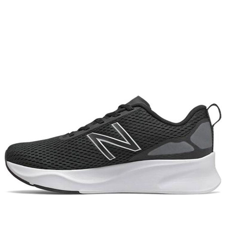 (WMNS) New Balance Street Black WSTRNLB1